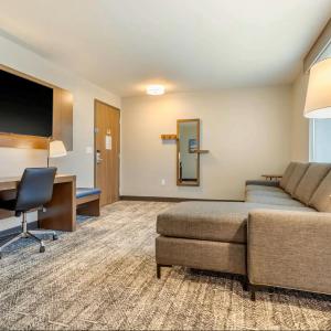 One-Bedroom Suite with Courtyard View