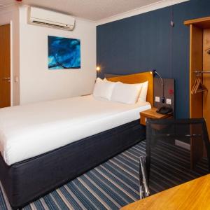 Double Room with Free Hot Breakfast - Accessible