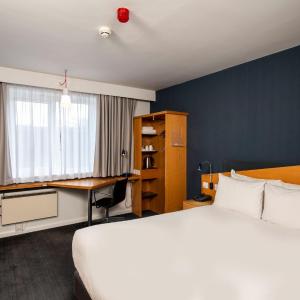 Double Room with Free Hot Breakfast - Accessible