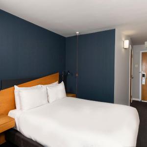Double Room with Free Hot Breakfast - Accessible