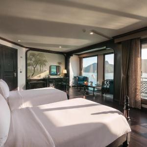 Velar Executive Suite with Private Balcony and Starlink Internet Access