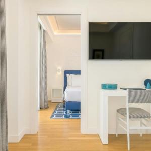 One-Bedroom La Dolce Vita Suite with King Bed and Patio