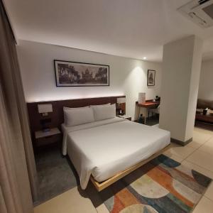 Premium Queen Room - Non-Smoking