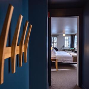 Superior King Suite with River View - Surf Hotel