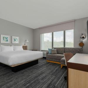 Extended King Suite with Sofa Bed