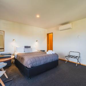 Studio with Spa Bath