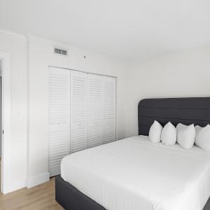 Two-Bedroom Deluxe Apartment with Balcony