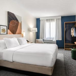 King Room with Sofa Bed - Non-Smoking