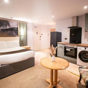 Deluxe Studio
