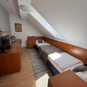 Small Twin Room