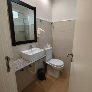 Twin Room with Private Bathroom