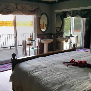King Room with Lake View