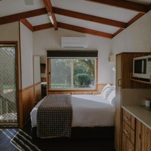 One Bedroom Cottage 4 Berth