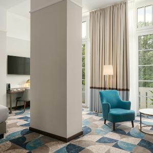 Junior Suite with Park View