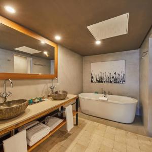 Preferred Club - Junior Suite with Ocean View 