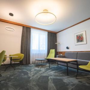 Junior King Suite with Sofa Bed