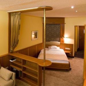 Comfort Queen Room with Balcony