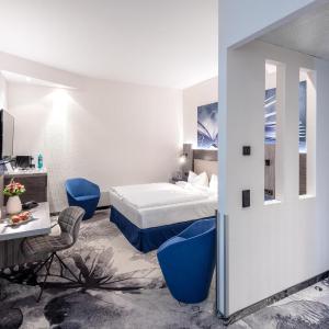 Executive Double Room with Double Bed and Courtyard View