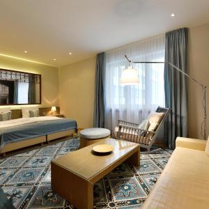 King Suite with Whirlpool - Non-Smoking