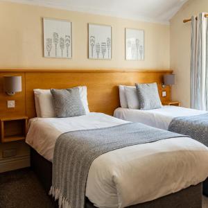 Twin Room with Bathroom