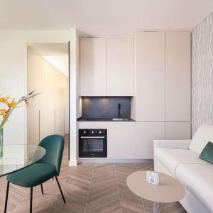 Deluxe Apartment - Separate Building