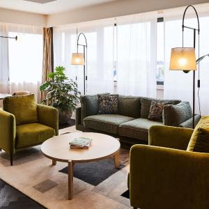 One-Bedroom Prestige King Suite with Separate Living Area