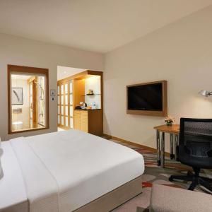 Superior 2 Single Beds Poolside