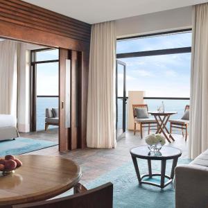 Junior King Suite with Sofa Bed, Private Balcony and Sea View - Club Access