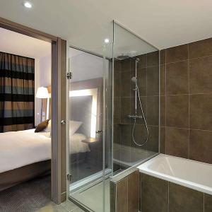 Executive Suite with One Double Bed and Two Single Beds