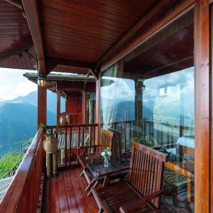 Bungalow with Garden View