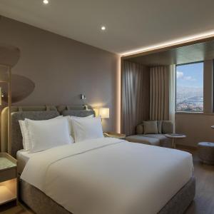 Deluxe Room Bosphorus View One King Bed     
