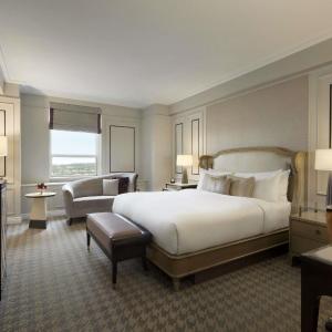 Fairmont Gold City View King Room