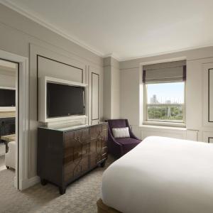 Fairmont Gold Junior Suite with River or City View