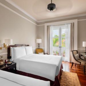 State Twin Room with Pool View
