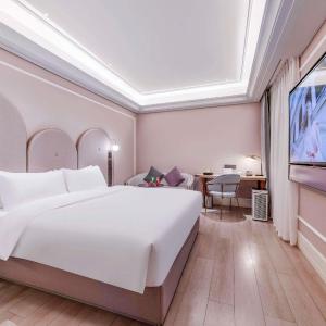 Classic Queen Room