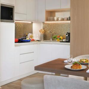 One Bedroom Apartment with Private Beach Access