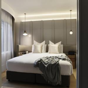Junior Suite with One King Bed - Higher Floor