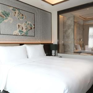 Classic King Room With Club Millésime Access