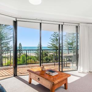 One-Bedroom Apartment with Ocean View