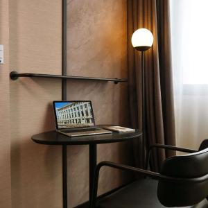 Executive Triple Room - 1 double bed and 1 sing le bed.