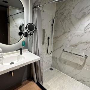Superior King Room - Disability Acess