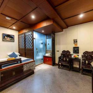 Double or Twin Room with Bathroom