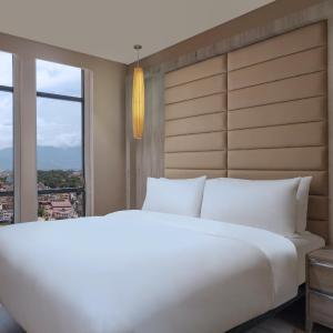 Loft Savvy Suite - King Room with 15% off on Food and Soft Beverage and Free Two-Way Airport Transfer
