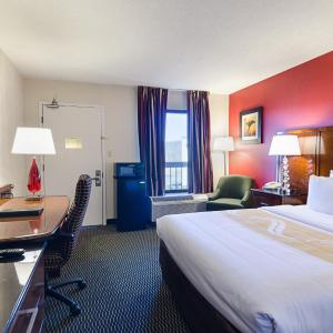 Queen Room - Accessible/Nonsmoking