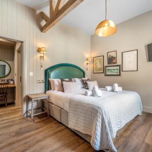 Deluxe Double Room with Shower