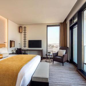 Deluxe King Room with Balcony