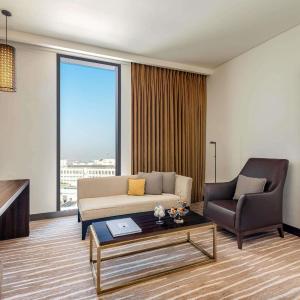 One-Bedroom Deluxe King Suite
