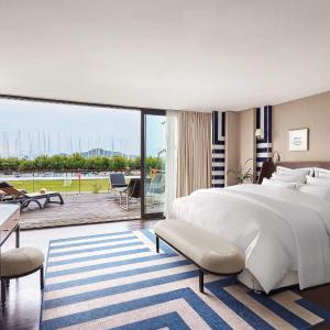 Four-Bedroom Grand Suite