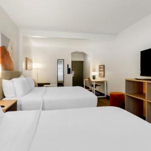 Queen Room with Two Queen Beds and Sofa Bed