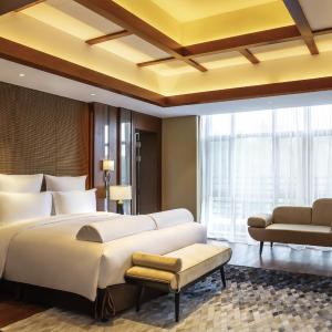 Presidential Suite with Balcony and Lounge Access
